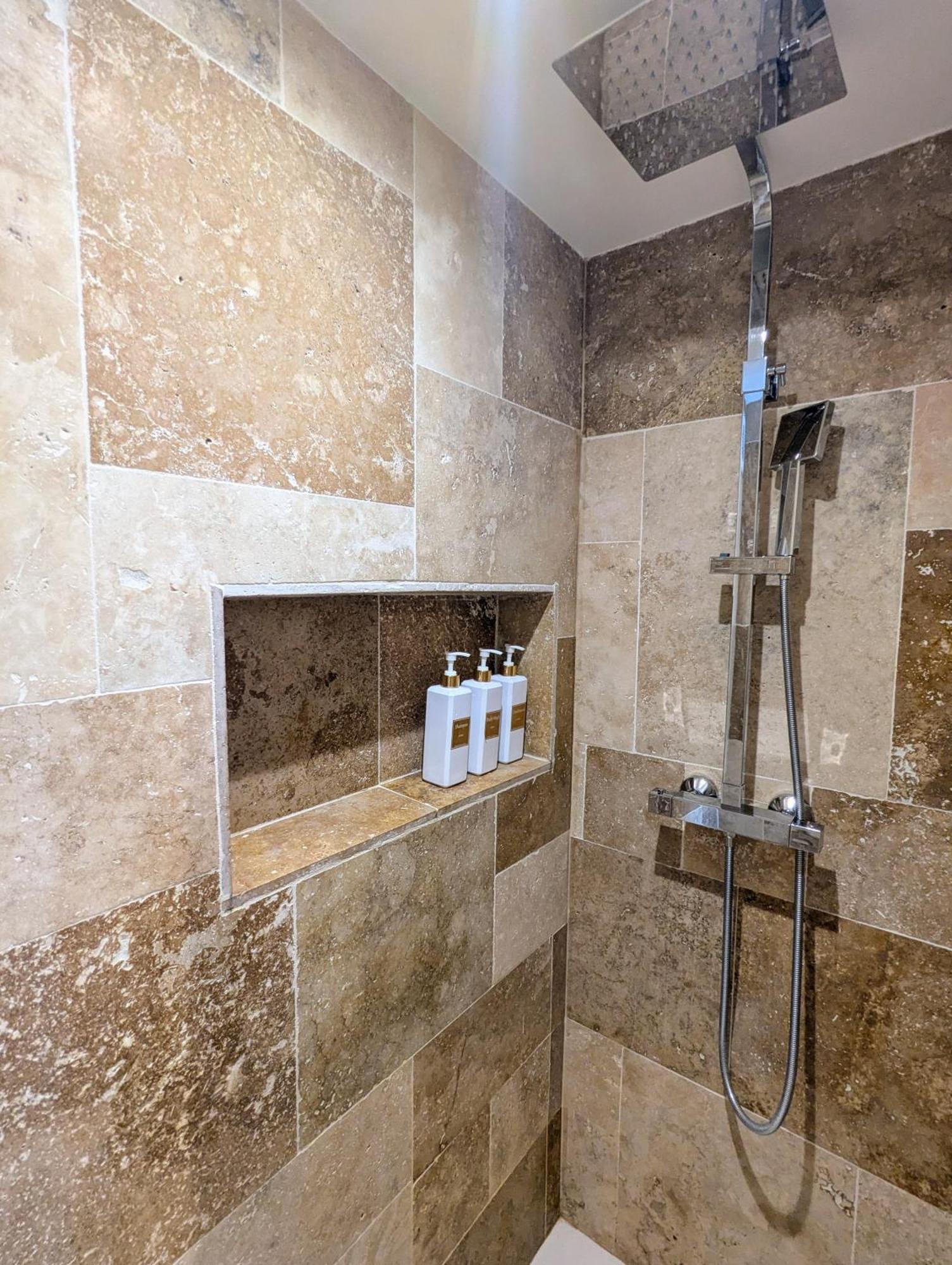 Evasion Au Calme - Maison Cosy Avec Piscine Et Tennis Saint-Vallier-de-Thiey ภายนอก รูปภาพ